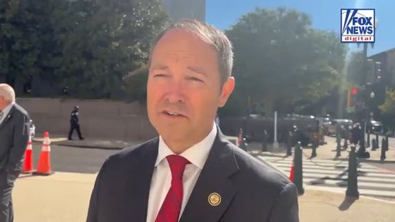 7 republicanos se rebelaram contra Trump e votaram com os democratas para limitar os poderes de guerra do Irã