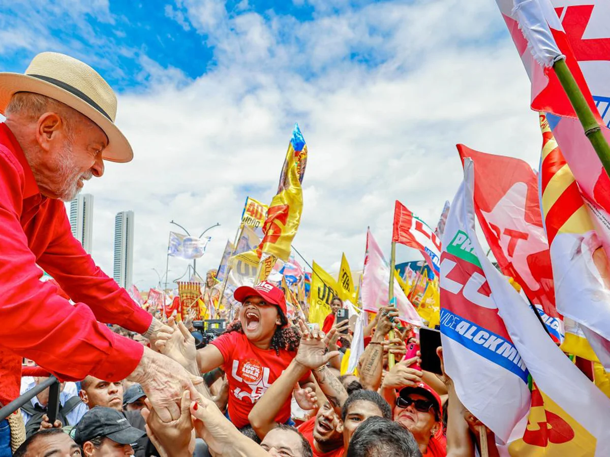 Reta final do 1º turno: Lula faz giro nas regiões e intensifica mobilização