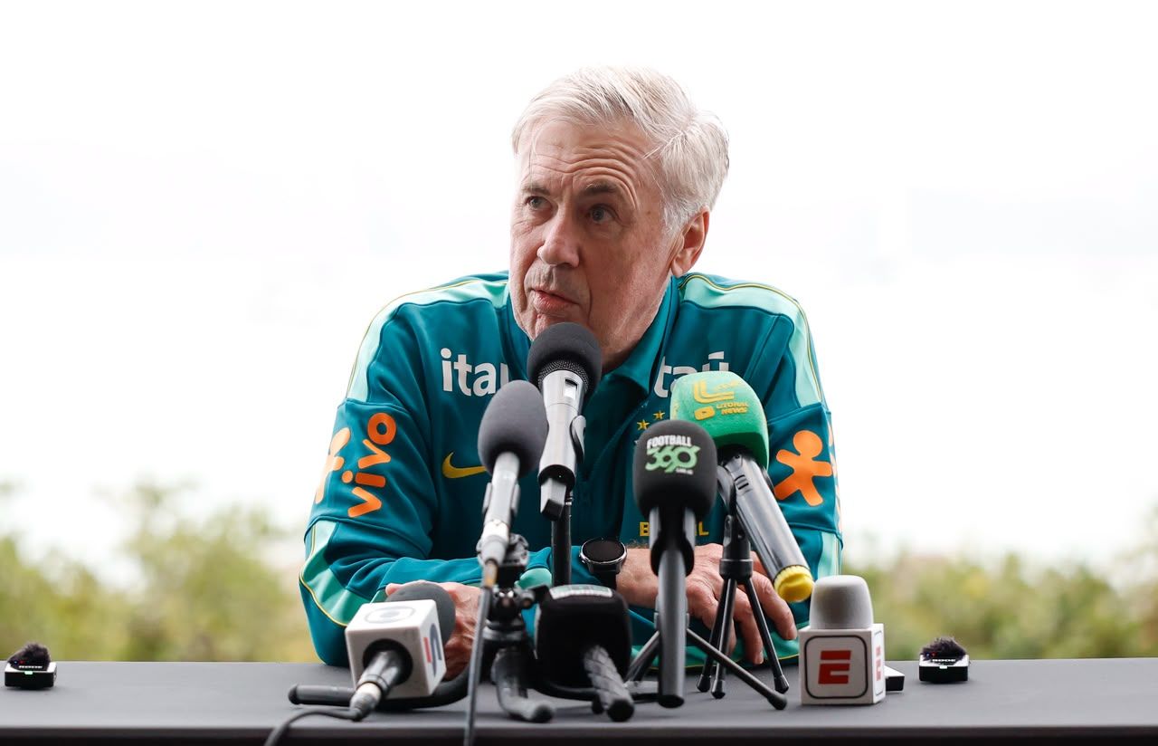 Depois do vexame na Copa, Ancelotti recomeça a longa caminhada até 2030. Quer provar sua tese. Que o Brasil pode jogar aberto. Sem meias criativos. Um risco