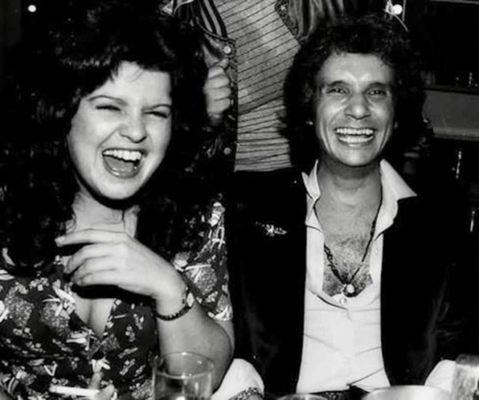 A cantora e astr&oacute;loga com o 'Rei' nos anos 1980
