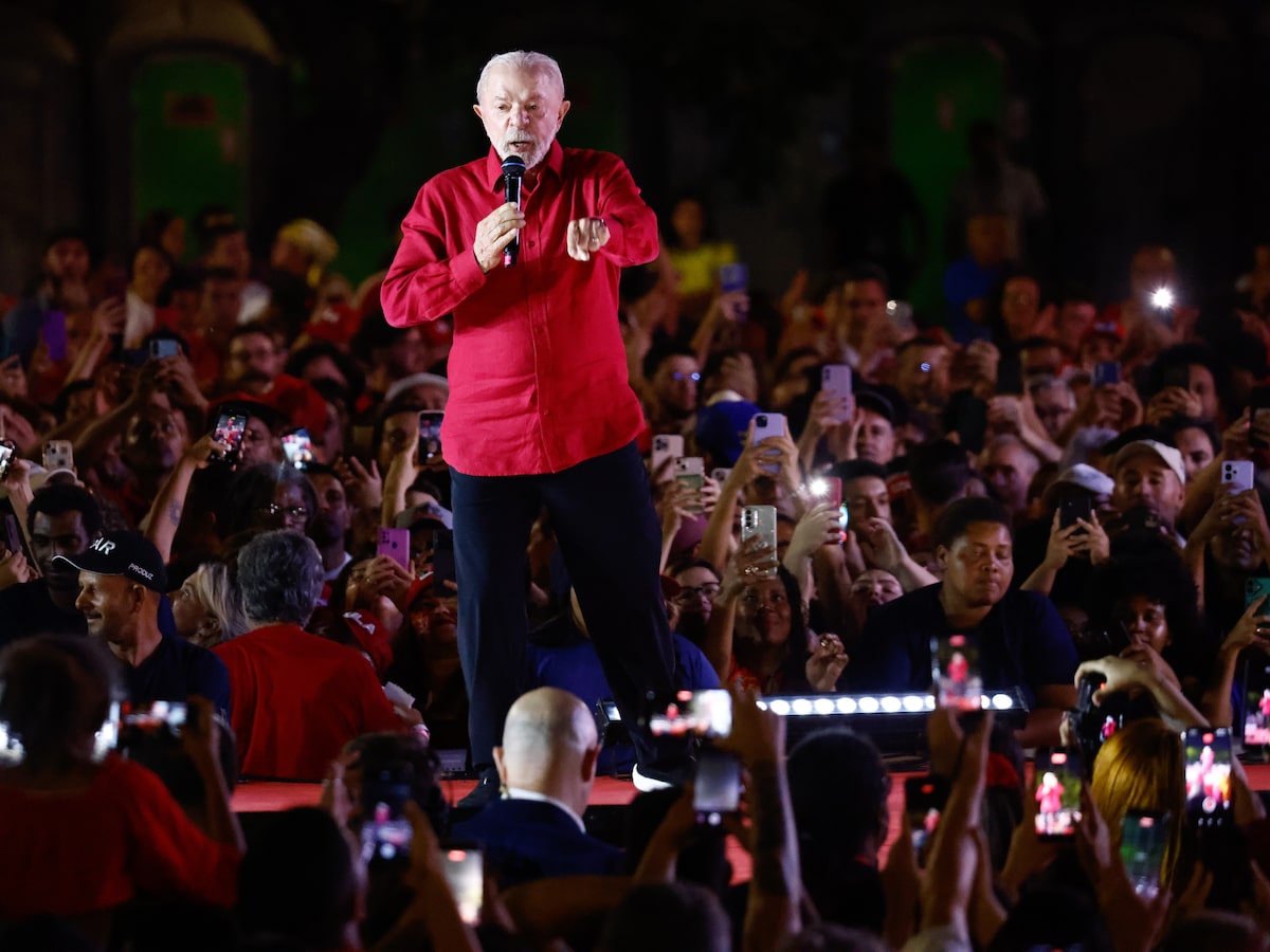 Lula anuncia programa de compra de dívidas das famílias ao custo de R$ 15 bi a 9 dias da eleição