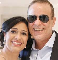 Valeska e Dudu ficaram 18 anos juntos e oficializaram a união menos de 1 mês antes de o radialista morrer Foto: Reprodução