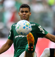 Imagem da matéria: Carlos Miguel brilha, Palmeiras supera a LDU nos pênaltis e está na semi