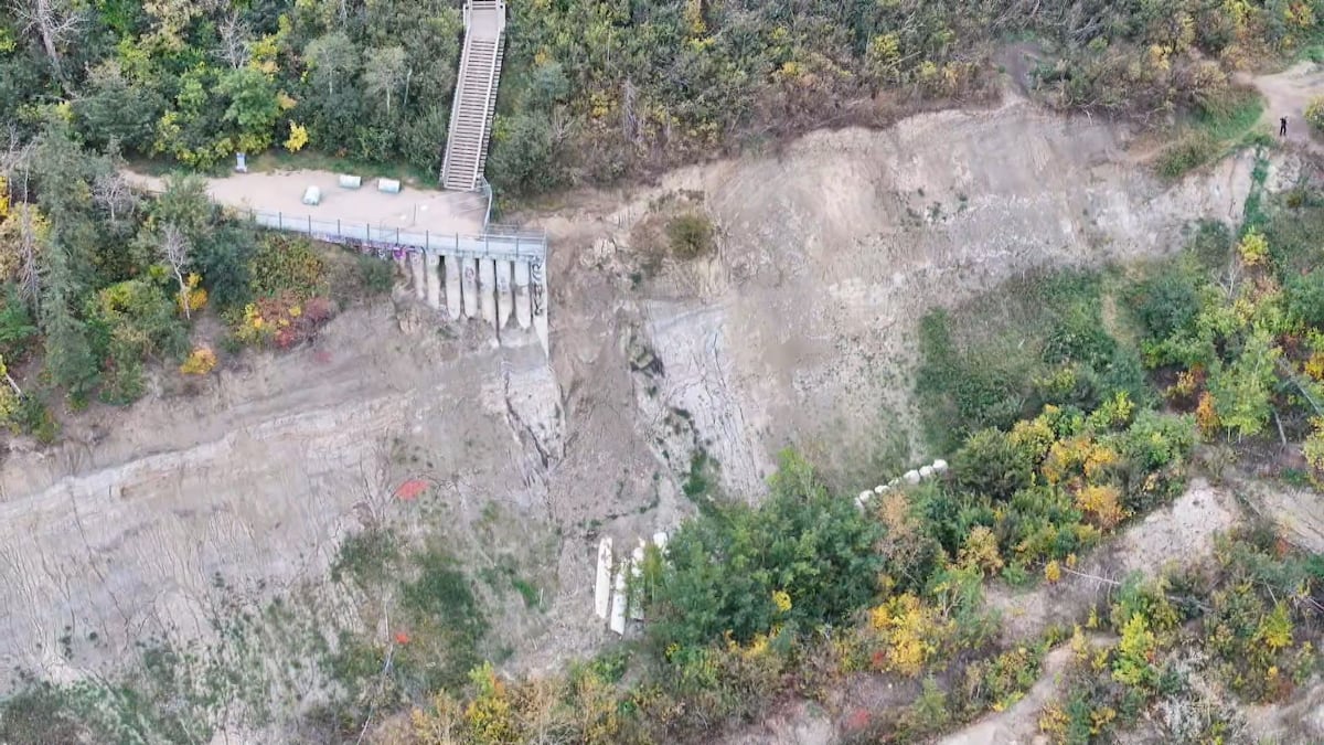 Landslide washed away pillars at End of the World viewpoint: city