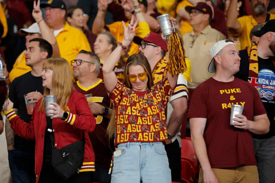 'Está prestes a ir para o mundo': futebol americano universitário americano faz estrondo no Wembley – um ensaio fotográfico