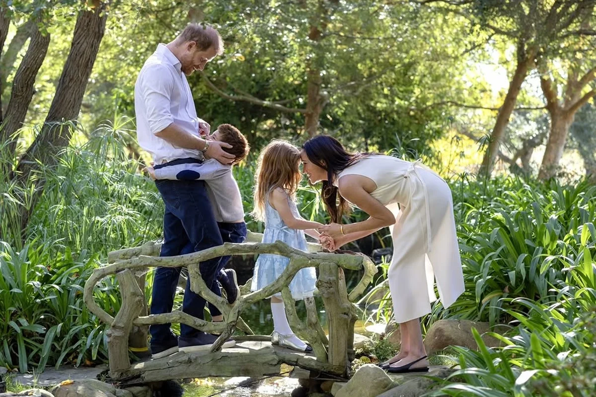 Harry e Meghan podem mudar Archie e Lilibet de escola após volta às aulas