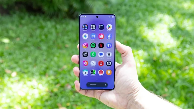 Galaxy S27 Ultra poderá esconder apenas parte da tela de curiosos