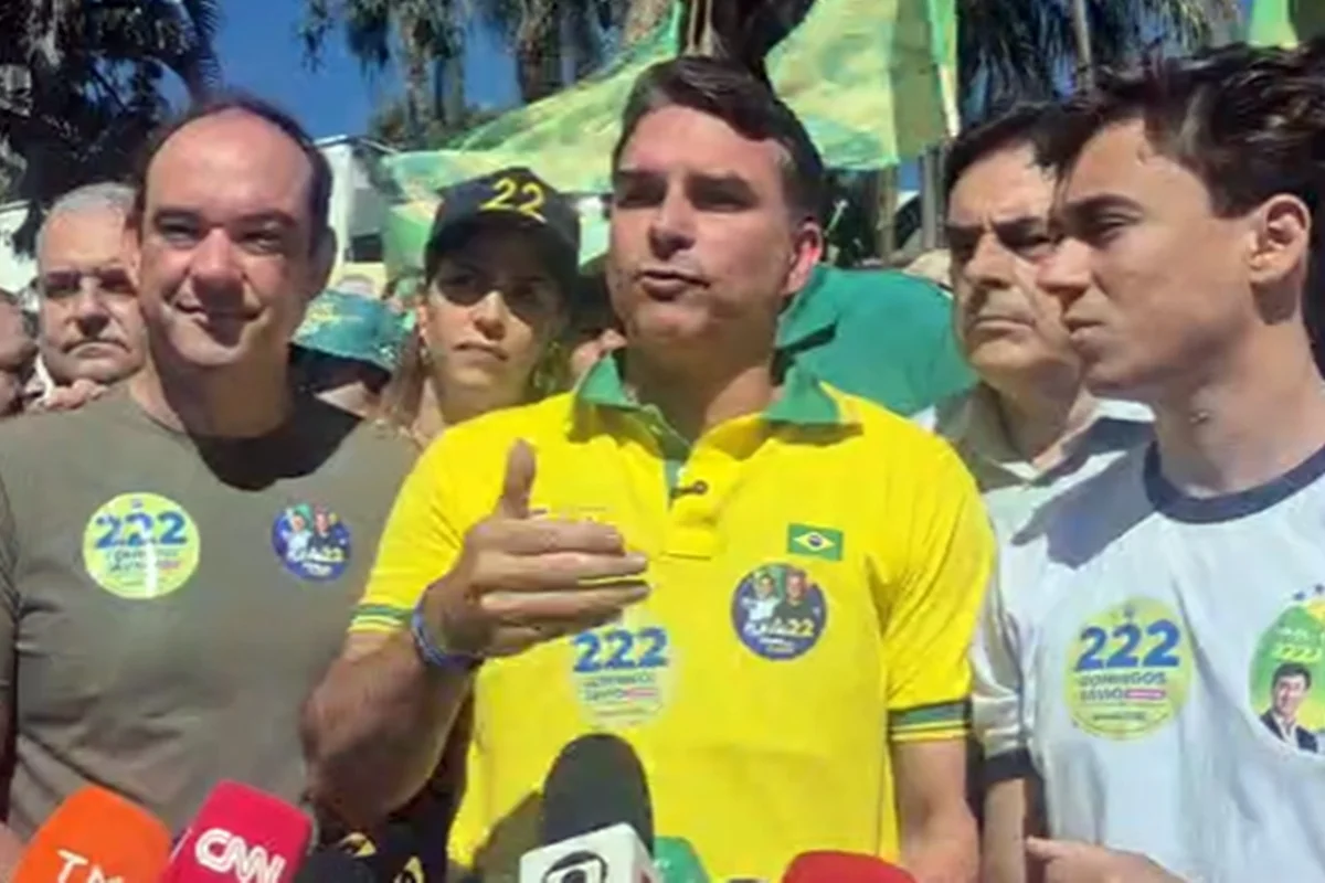 Cobrado por ala bolsonarista, Nikolas tenta fortalecer Flávio em Minas