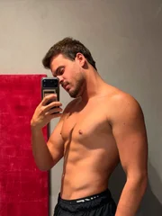 Imagem da matéria: Ex de Benício Huck, Duda Guerra está "conhecendo" Jon Vlogs: "Quem sabe?"