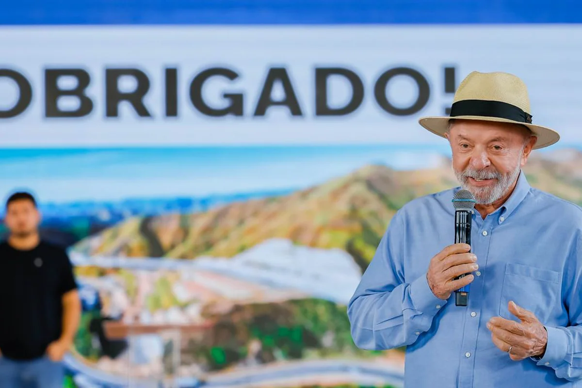 No RJ, Lula diz que se Trump "meter a mão" na eleição, "vai perder"