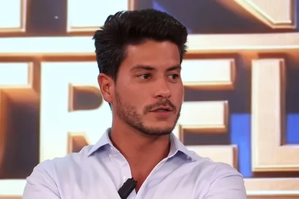 Arthur Aguiar é alvo de ação de despejo por dívida de R$ 166 mil