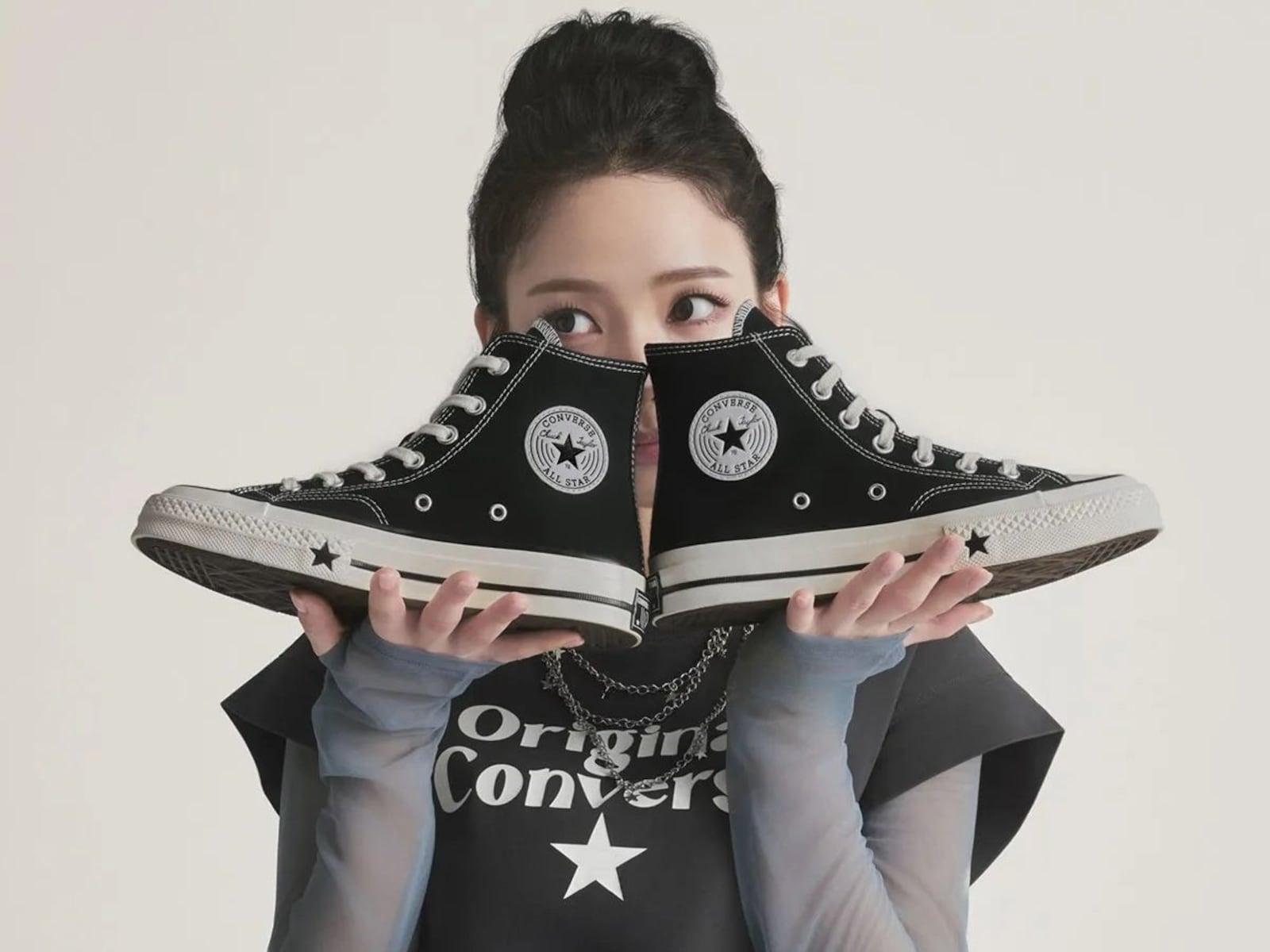 Karina (aespa) em divulgação para a Converse.