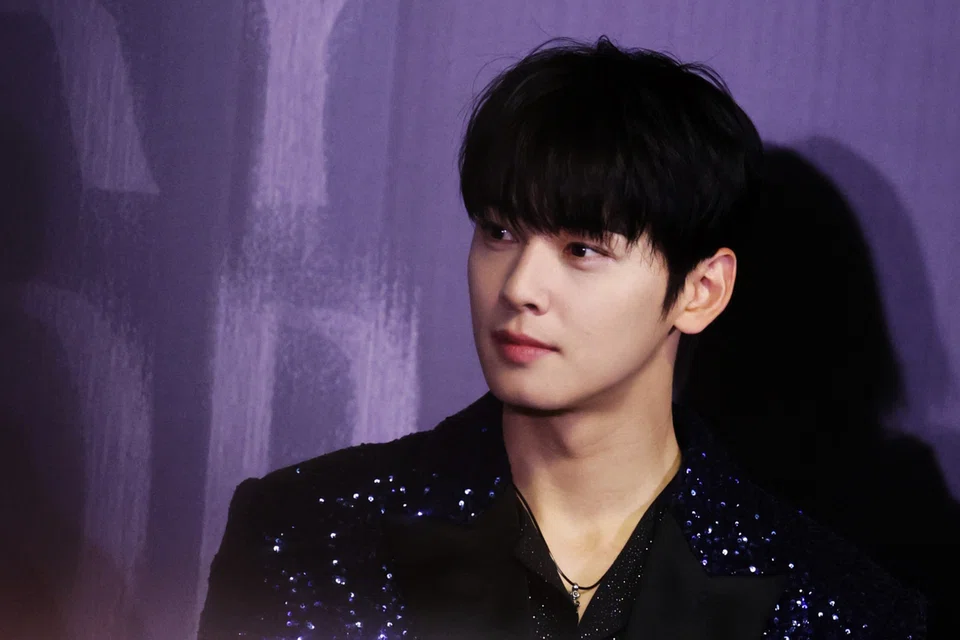 Mulher presa por suposto espionagem em conversas do ator K Cha Eun-woo