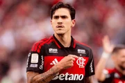 “Compra foi imoral”: casal rompe silêncio sobre Pedro, do Flamengo