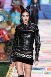 Turma da Mônica e estética gótica se unem em desfile de Dario Mittmann