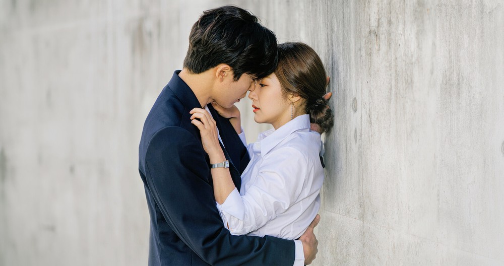 Kim Jae-wook e Park Min-young estrelam cenas quentes em Her Private Life — Foto: Reprodução/Netflix
