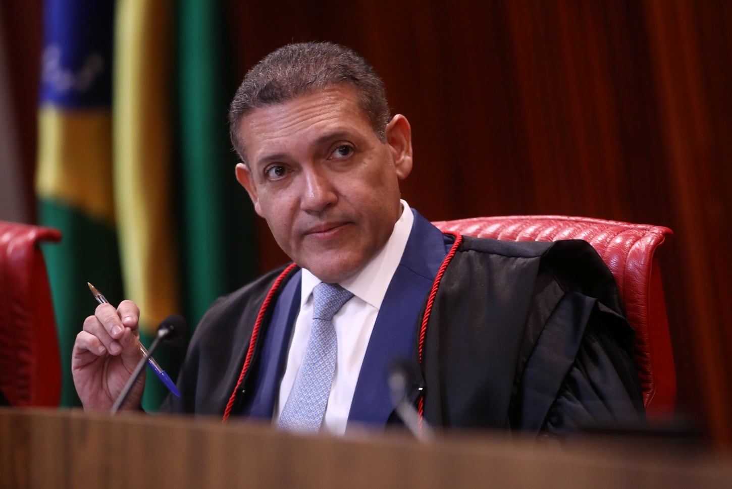 TSE discute restrição de canais no WhatsApp 48 horas antes da eleição; Nunes Marques é contra