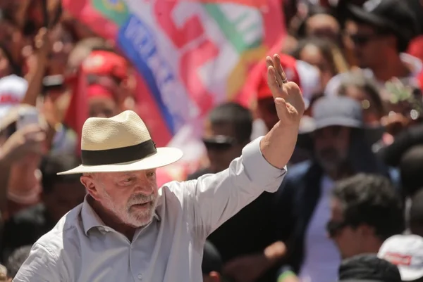 Campanha de Lula cria canal para denunciar suposta censura nas redes