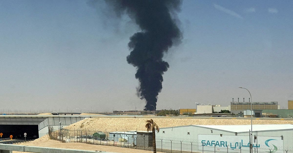 Índia condena ataques 'infames' ao aeroporto da Arábia Saudita que mataram 12 pessoas