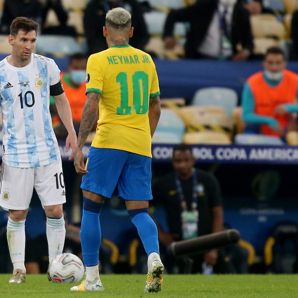 Neymar homenageia Messi antes do adeus à Argentina: ‘Foi uma honra fazer história ao seu lado’