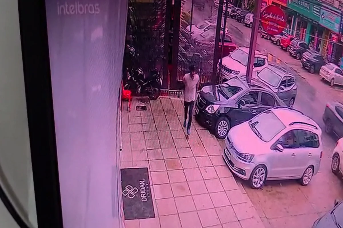 Imagem da matéria: Homem que executou dono de restaurante a tiros continua foragido da Justiça