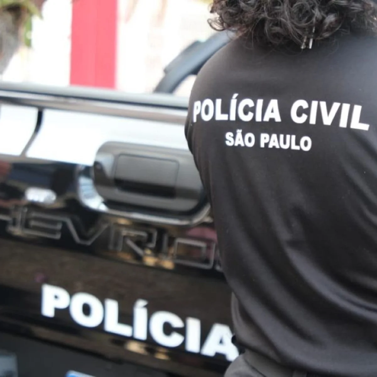 Menina de 4 anos morre baleada em ataque a tiros contra carro do pai