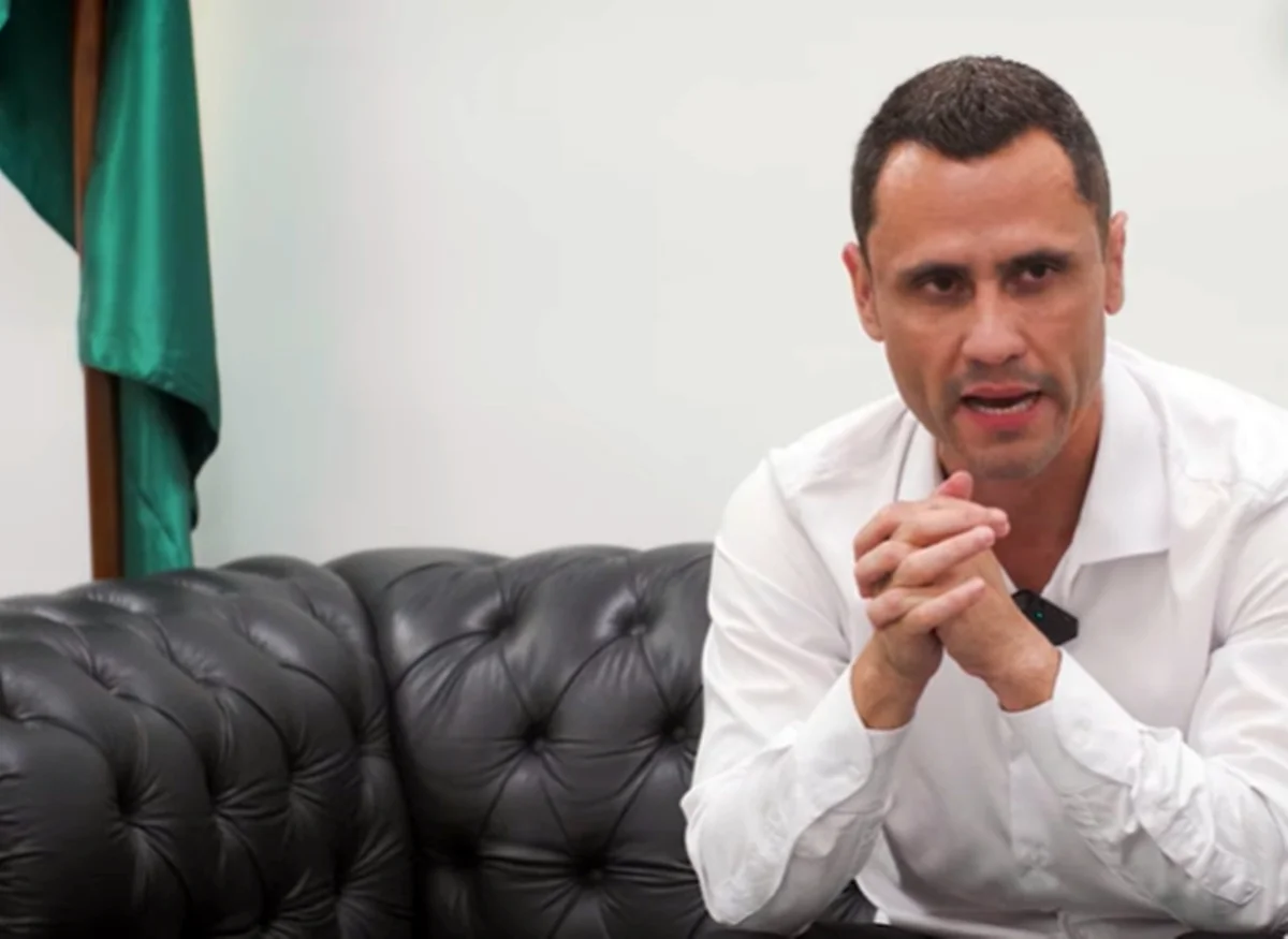 Imagem da matéria: Eleito governador, Cleitinho quer continuar morando na própria casa em MG