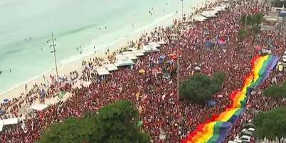 Apoiadores de Lula realizaram ato em Copacabana (RJ) Foto: Reprodução/GloboNews