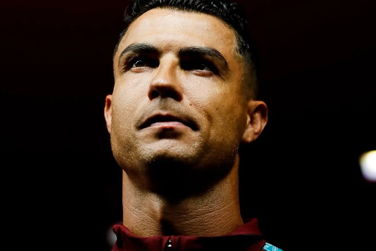 Foto colorida de Cristiano Ronaldo - Metrópoles