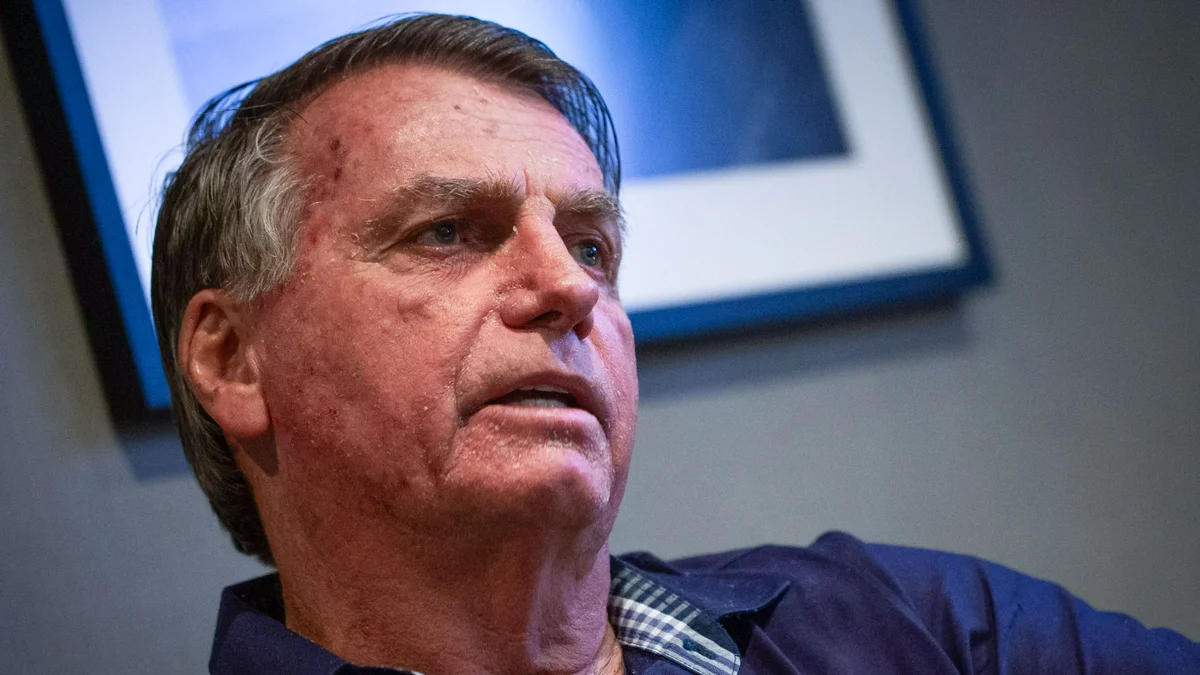 Tribunal Militar deve julgar sobre patente de Bolsonaro no início de 2027