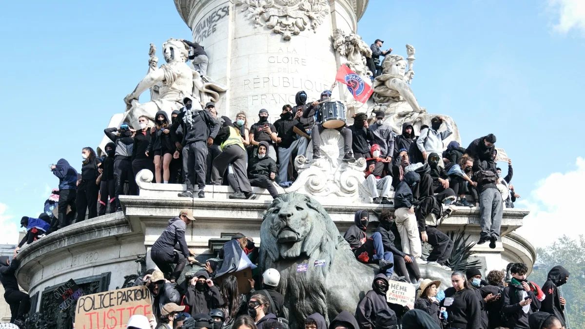 França mobiliza 70 mil agentes para conter nova onda de protestos