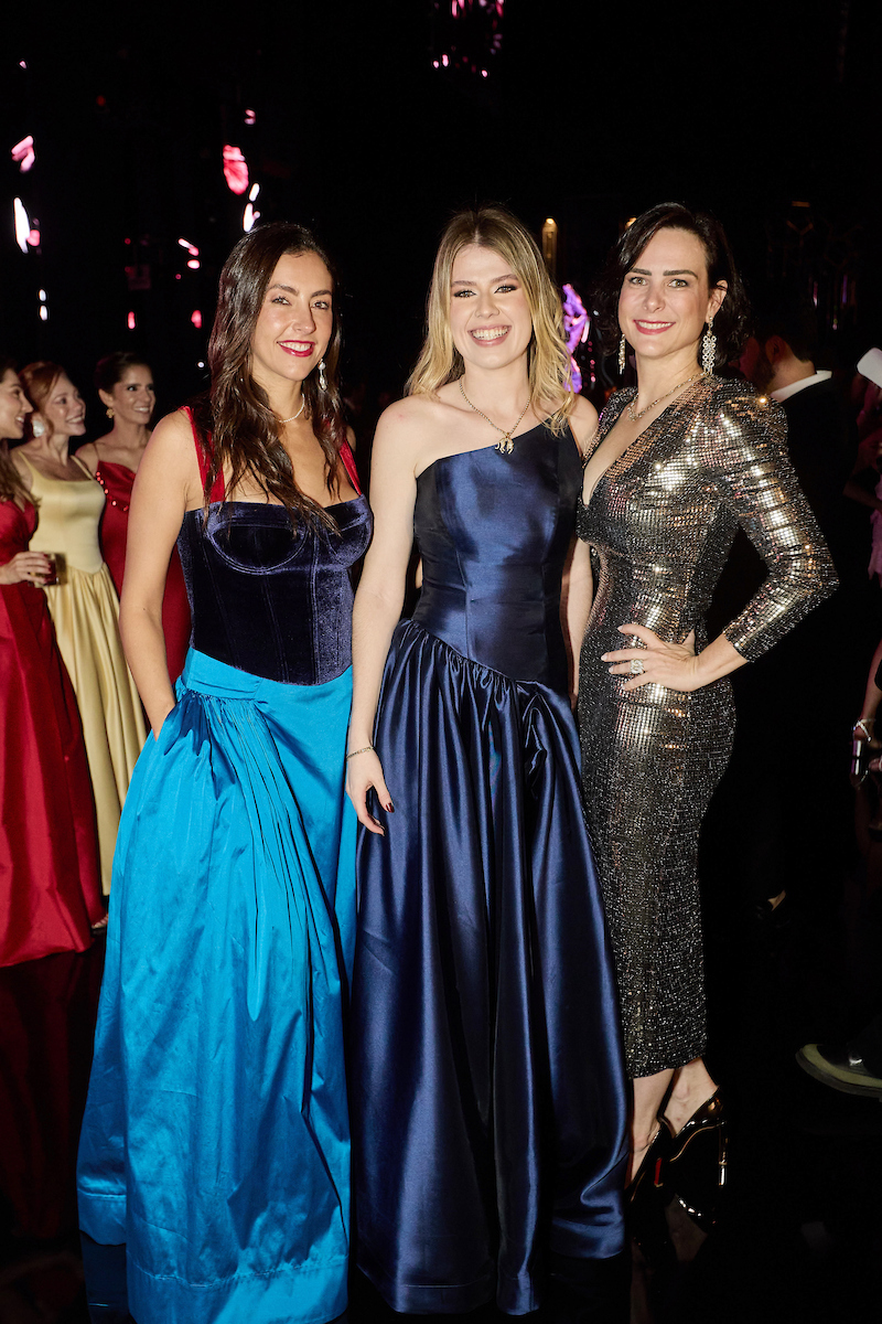 Ilca Maria Estevão exalta 15 anos da filha Marita em festa de gala