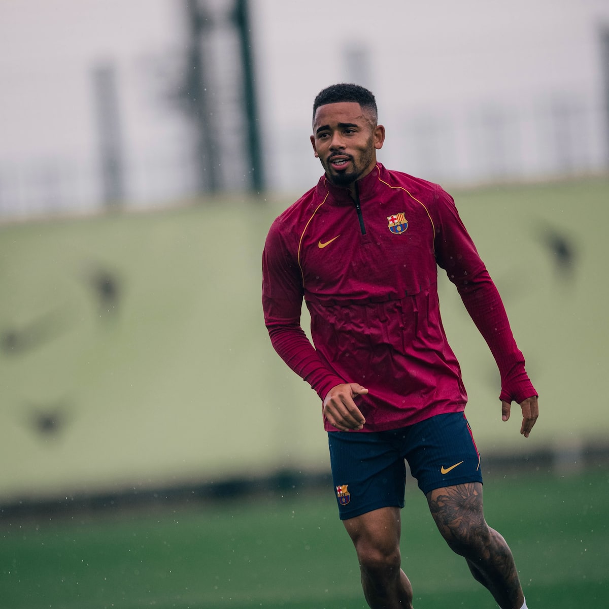 Gabriel Jesus revela que cogitava voltar ao Brasil e vê semelhanças entre Yamal e Neymar