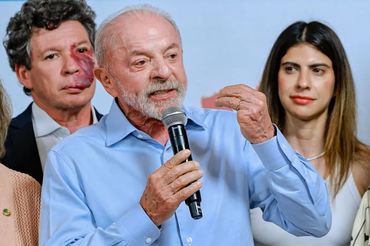 Em nova ofensiva, Lula compara tesouraço de Flávio com o de Milei