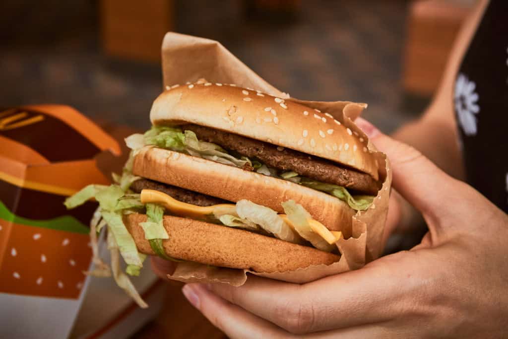 IA do McDonald’s gera polêmica e caso vai parar na Justiça dos EUA