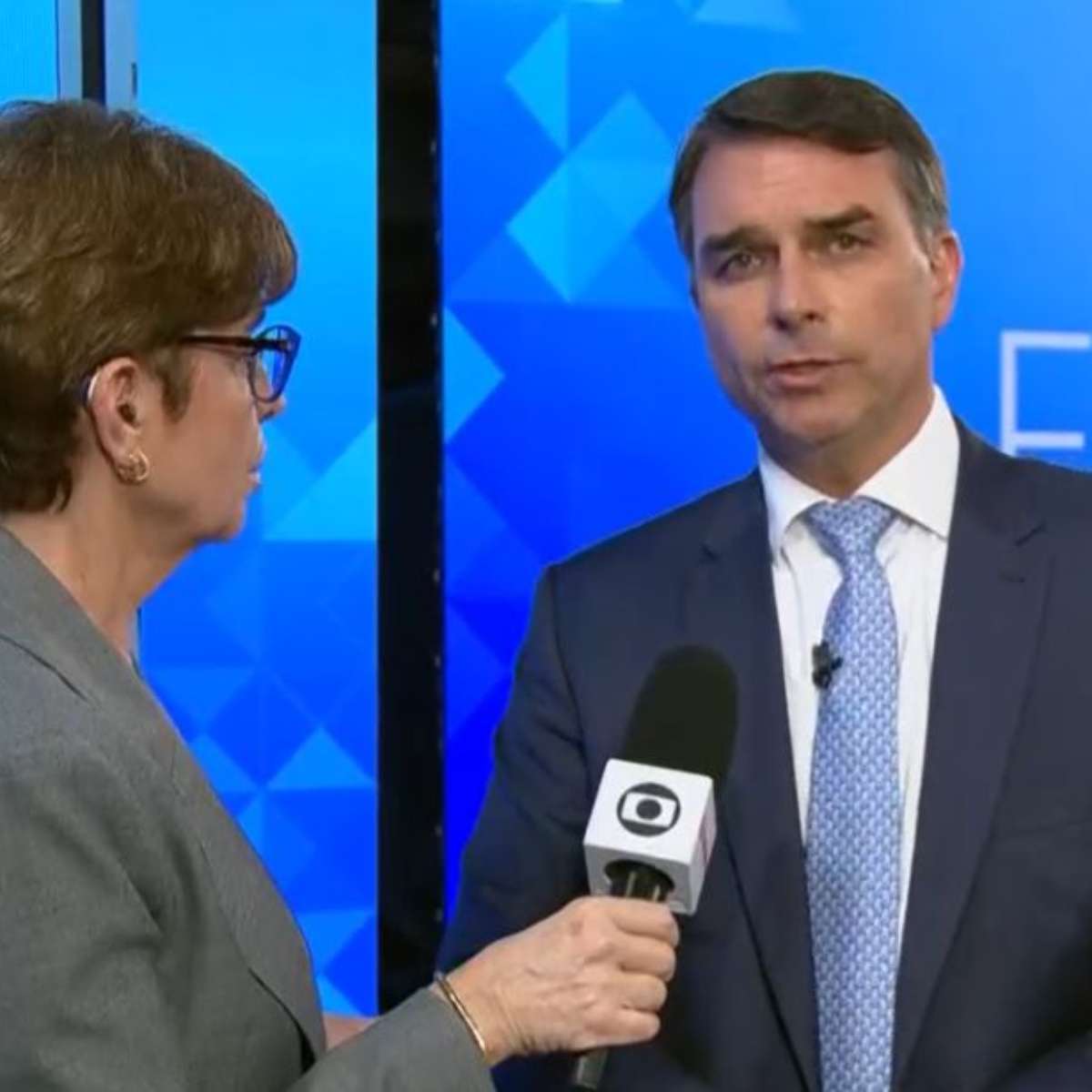 Flávio Bolsonaro avalia debate com Lula como saudável e diz que pode adotar ideias do adversário
