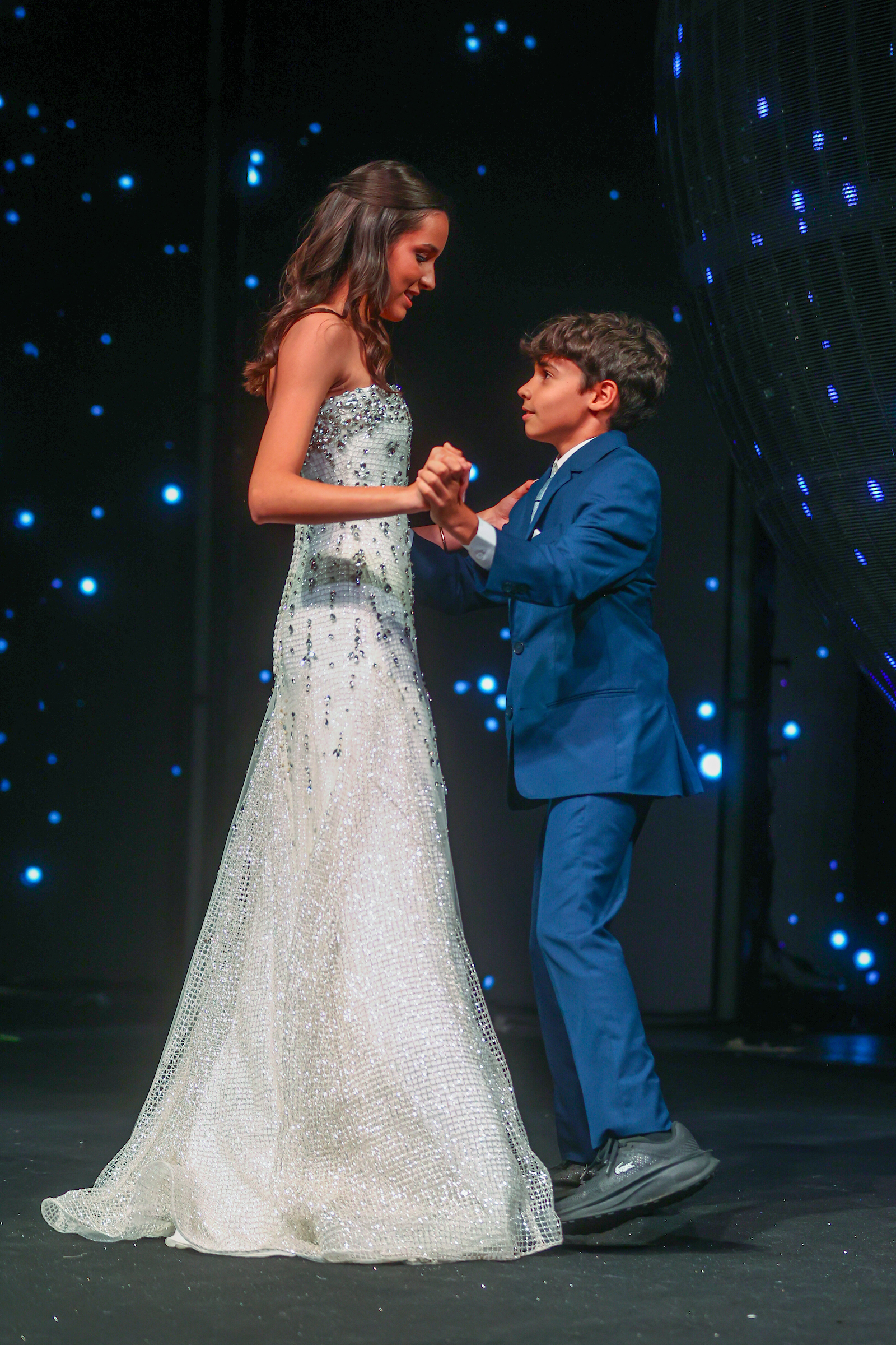 Ilca Maria Estevão exalta 15 anos da filha Marita em festa de gala