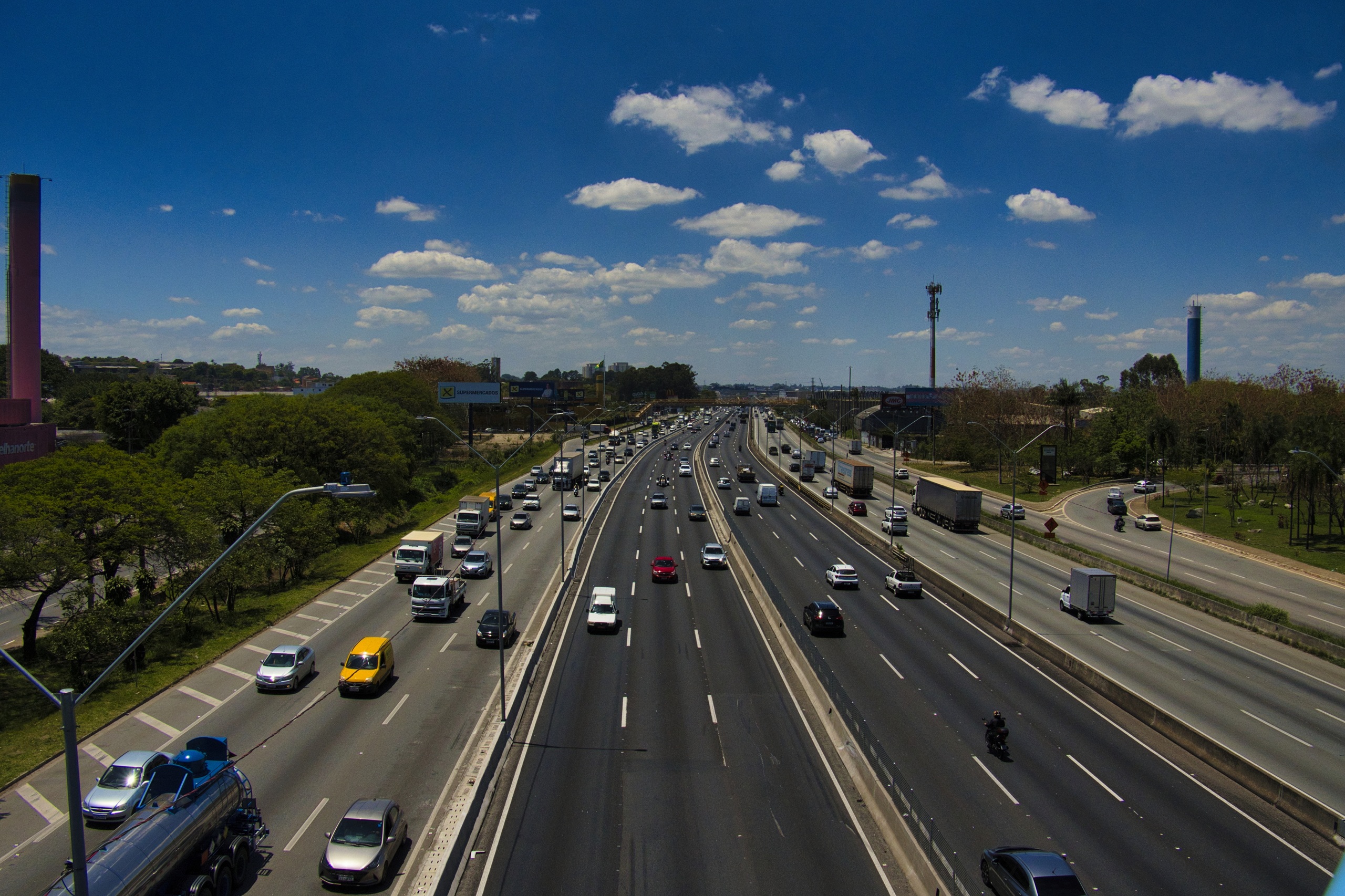 Governo quer levar internet a 72 mil km de rodovias até 2030; veja como vai funcionar