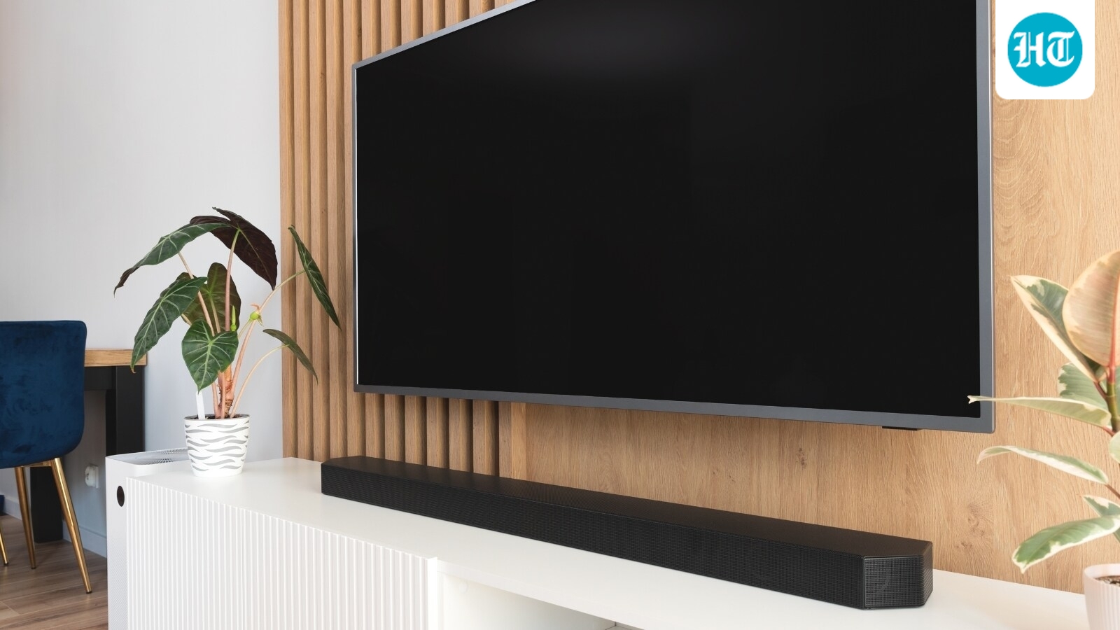 Por que uma ótima soundbar pode soar comum na TV errada e como evitar esse erro