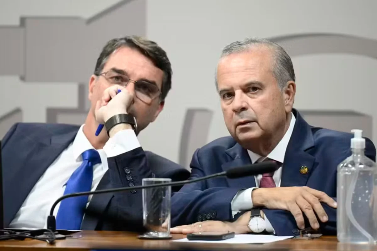 Por apoio no 2º turno, coordenador de Flávio liga para caciques do Centrão