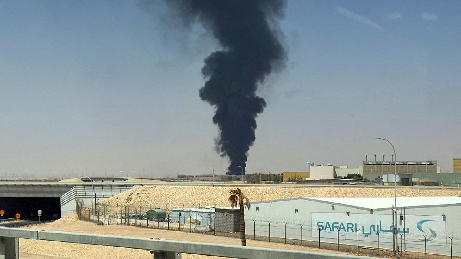 Índia condena ataques 'infames' ao aeroporto da Arábia Saudita que mataram 12 pessoas