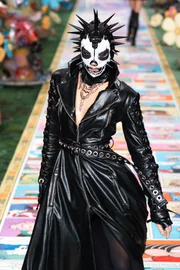 Turma da Mônica e estética gótica se unem em desfile de Dario Mittmann