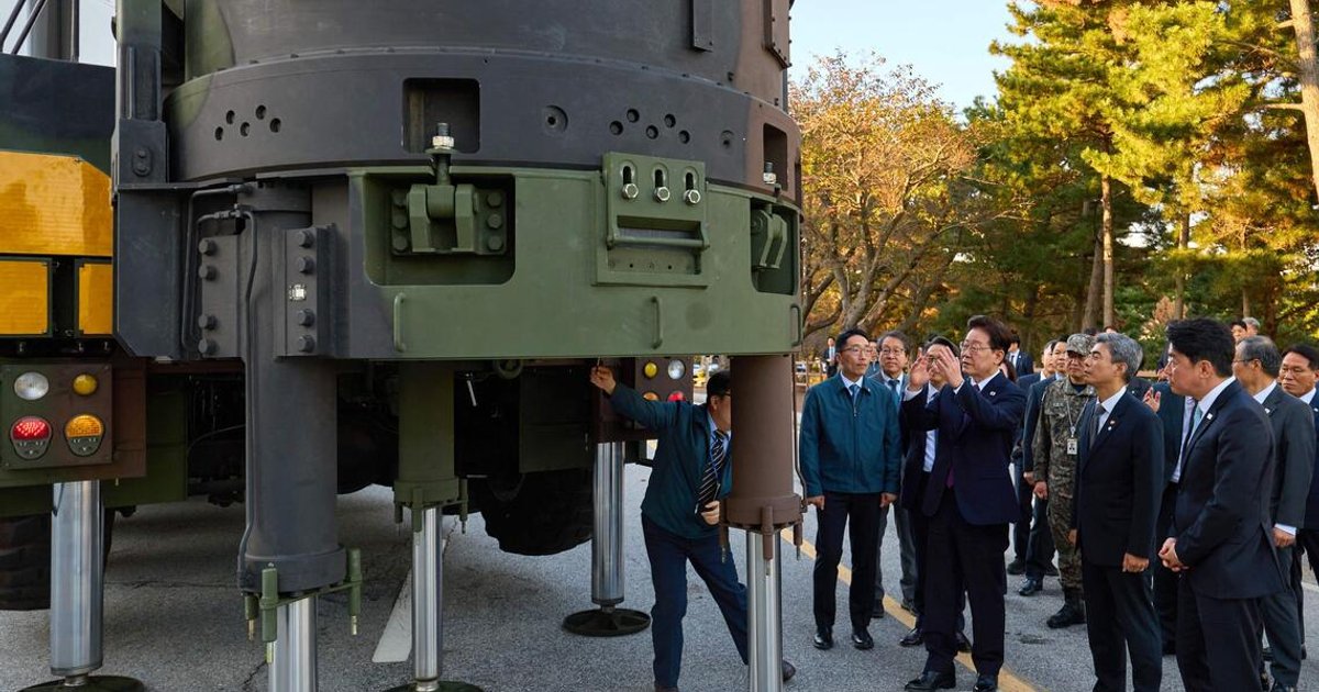 O chefe de mísseis da Coreia do Norte questiona o teste de veículo de planador hipersônico da Coreia do Sul