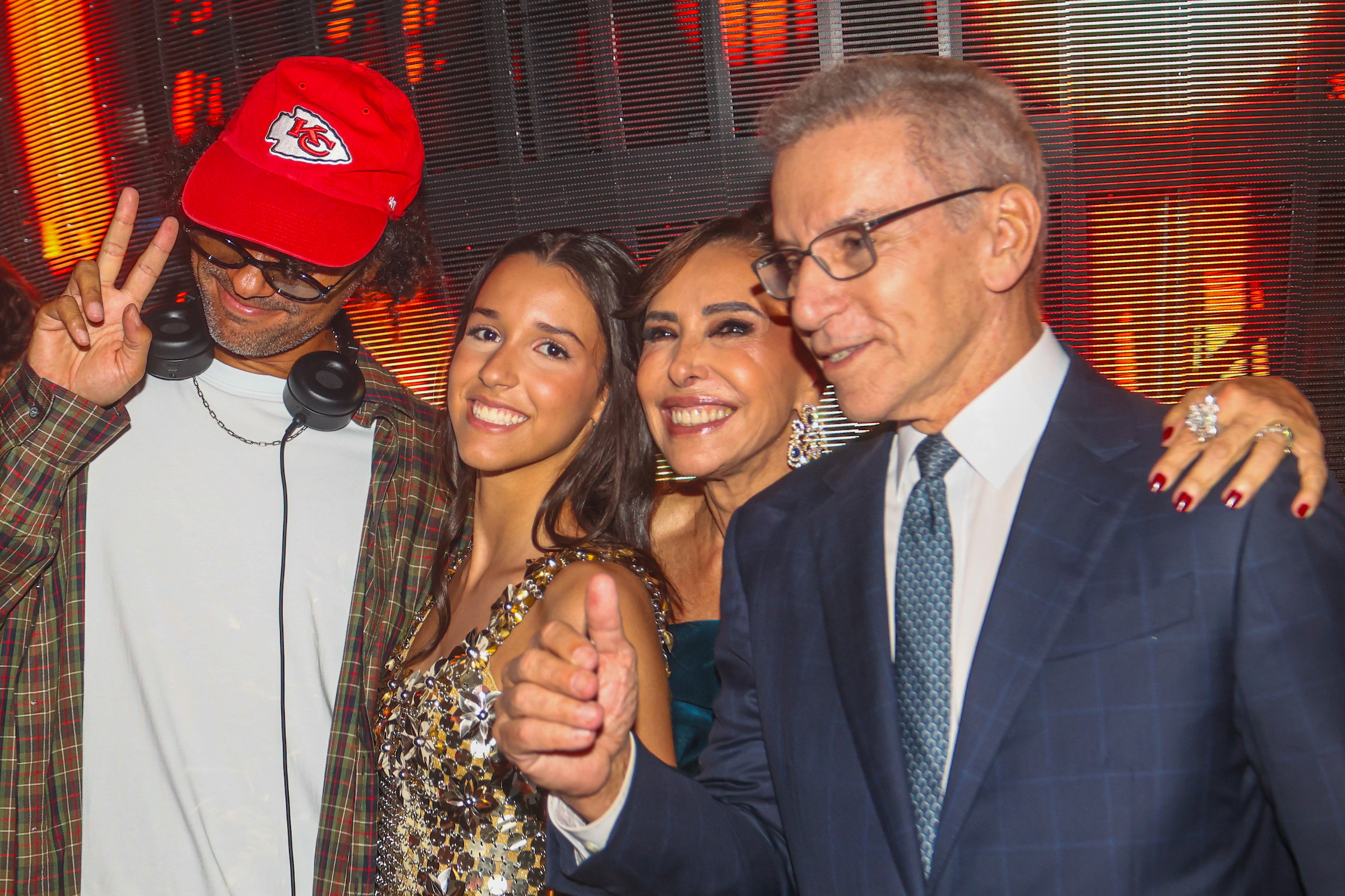 Ilca Maria Estevão exalta 15 anos da filha Marita em festa de gala