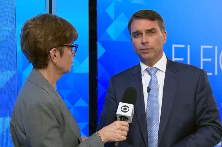 Flávio Bolsonaro avalia debate com Lula como saudável e diz que pode adotar ideias do adversário
