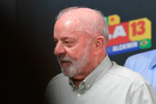 Lula volta a provocar Flávio sobre PEC da 6x1: "Pare de inventar lorota"