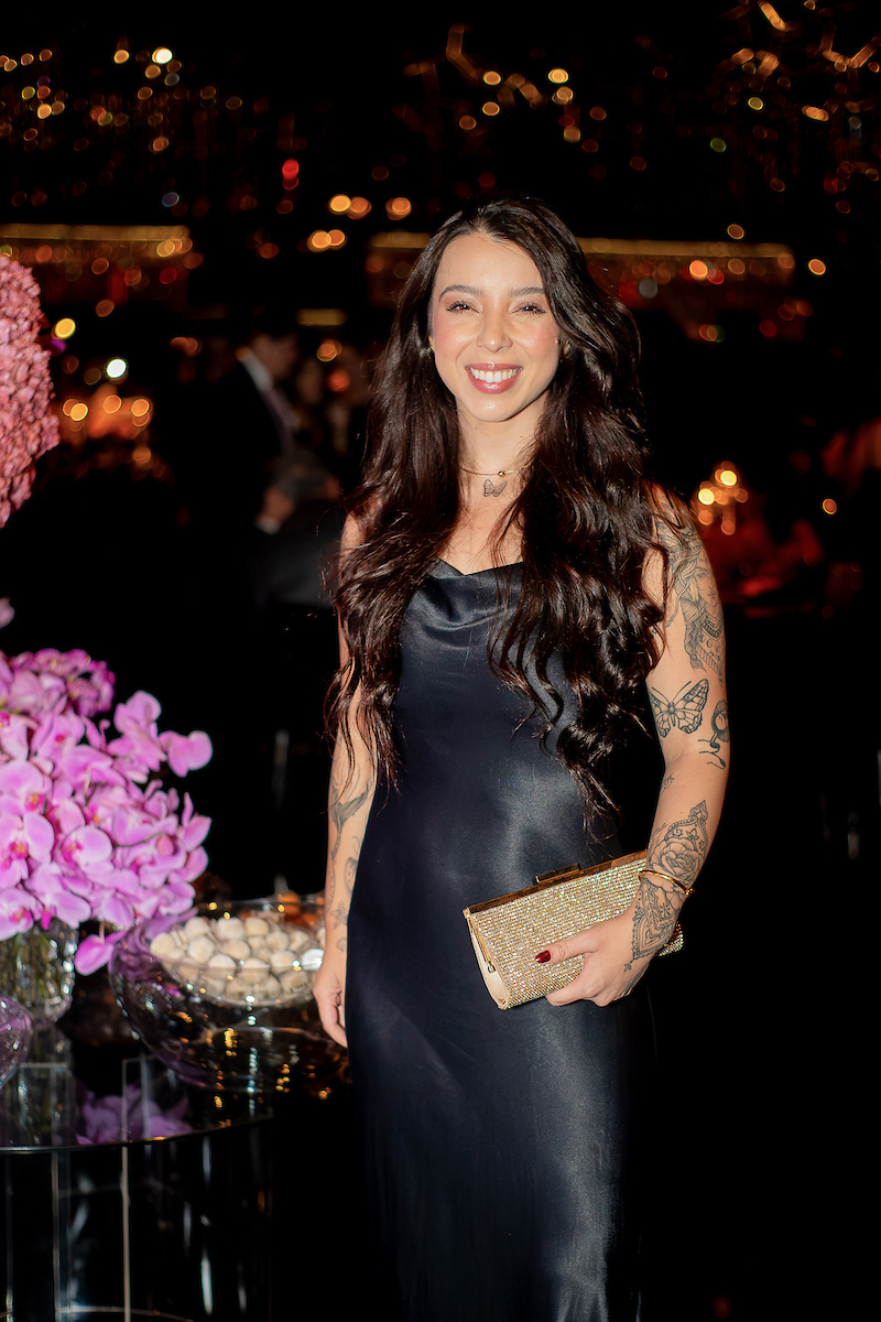 Ilca Maria Estevão exalta 15 anos da filha Marita em festa de gala