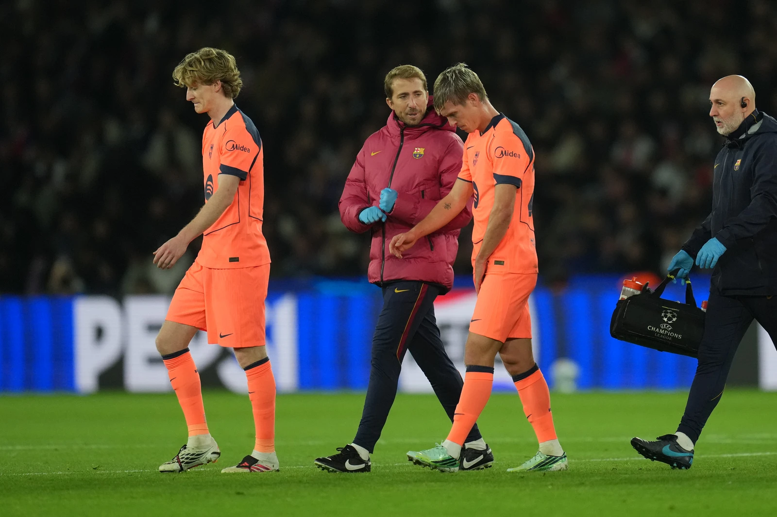 A lesão de Olmo do Barça o afasta por um mês e ele perde o Clásico