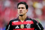 “Compra foi imoral”: casal rompe silêncio sobre Pedro, do Flamengo