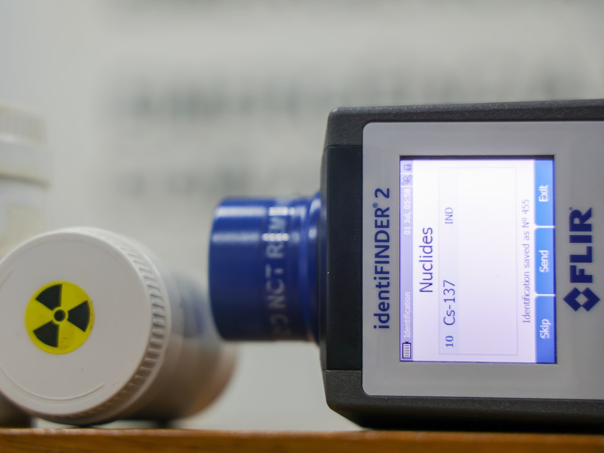 Embalagem de material radioativo com Actínio-225 é localizada em SP e passa por análise técnica